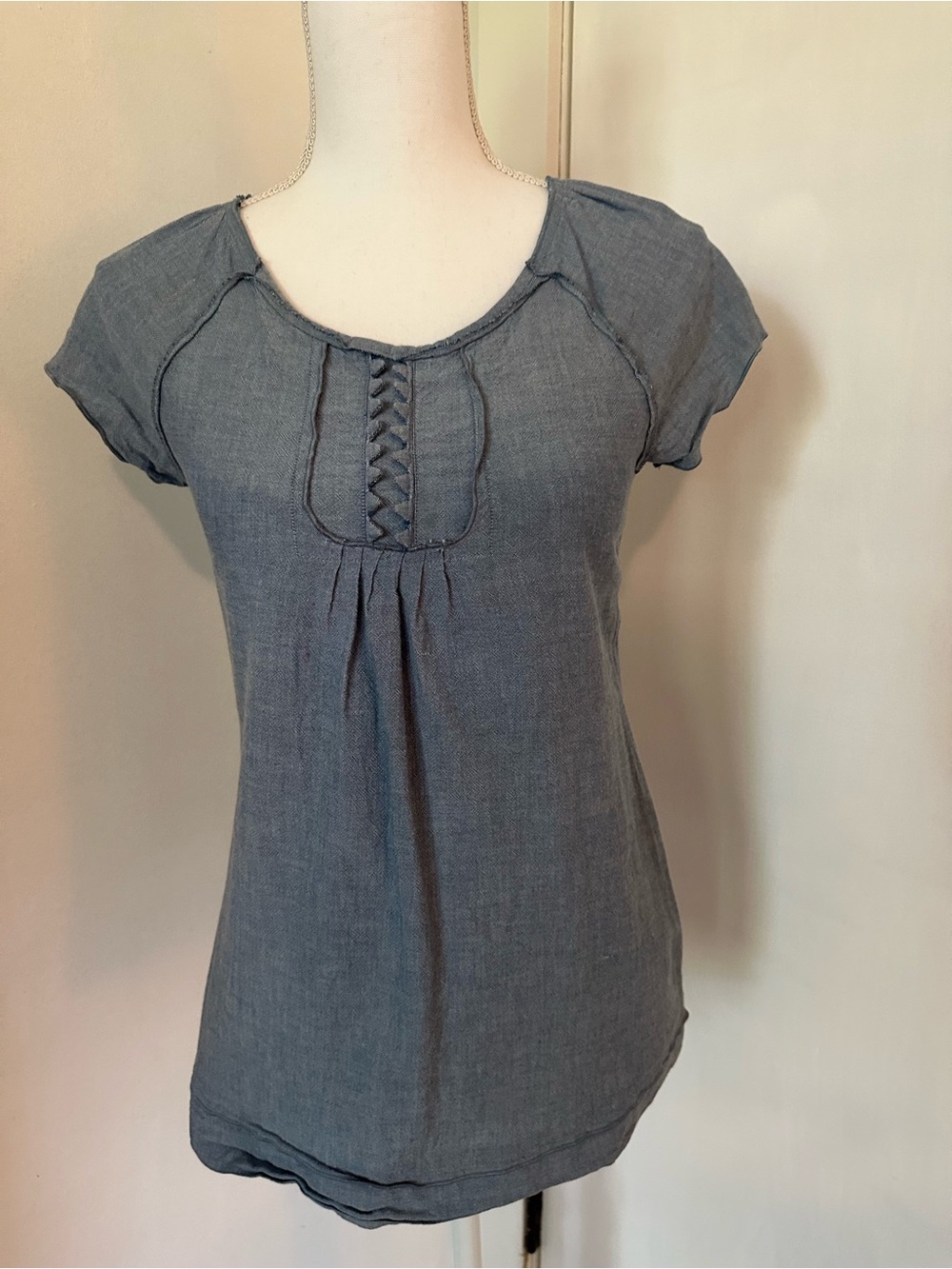 Red Camel Gray Short-Sleeve Girls Peasant Top with Laced Yoke